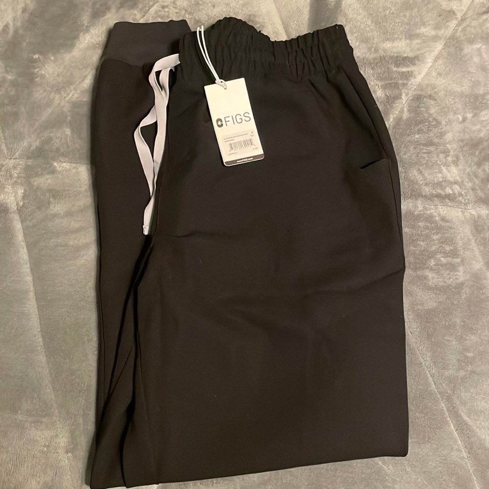 NEW WITH TAGS Women’s figs Zamora high wasted scrub joggers